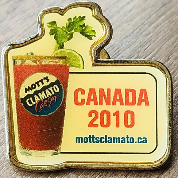MOTT'S CLAMATO CAESAR PIN GOLD TONE - Picture 1 of 3